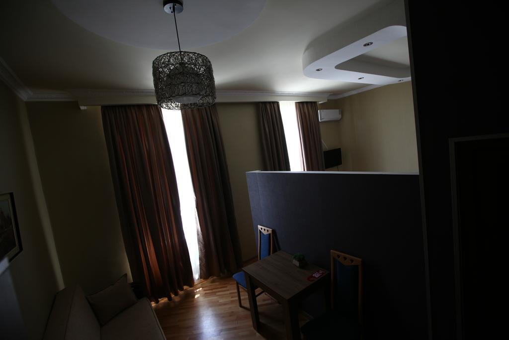 Hotel Almi อาคัลท์ชิกเค ห้อง รูปภาพ