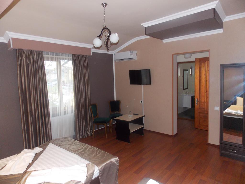 Hotel Almi อาคัลท์ชิกเค ห้อง รูปภาพ