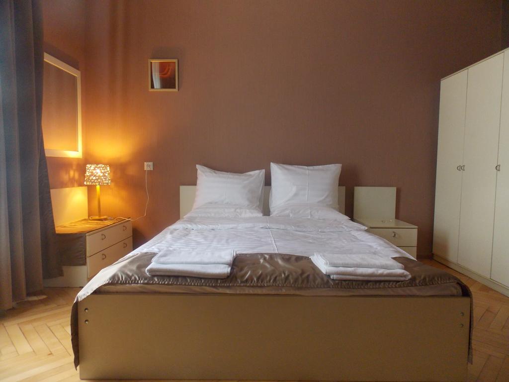 Hotel Almi อาคัลท์ชิกเค ห้อง รูปภาพ