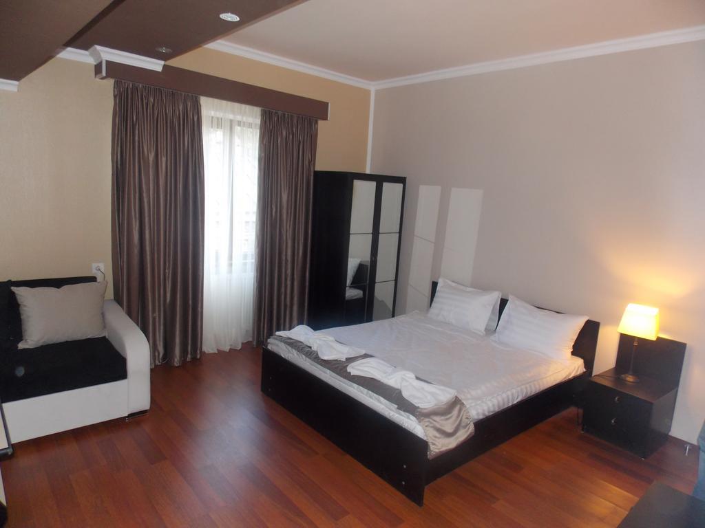 Hotel Almi อาคัลท์ชิกเค ห้อง รูปภาพ