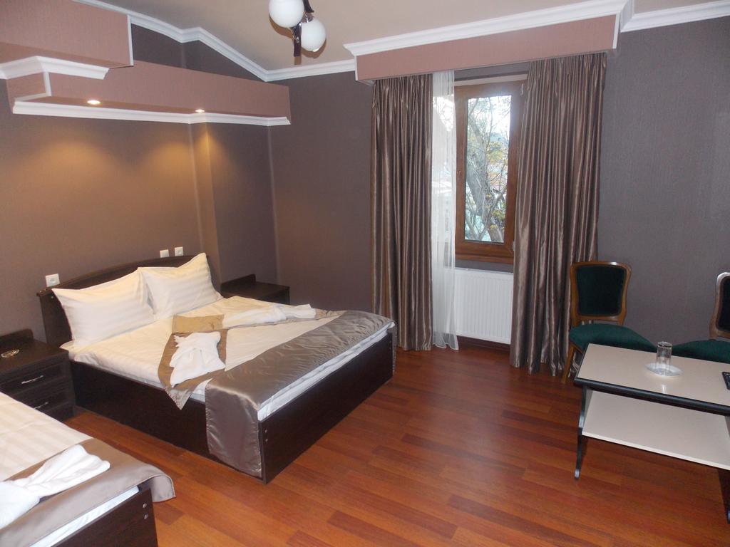 Hotel Almi อาคัลท์ชิกเค ภายนอก รูปภาพ