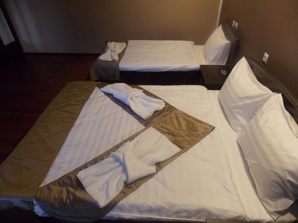 Hotel Almi อาคัลท์ชิกเค ห้อง รูปภาพ